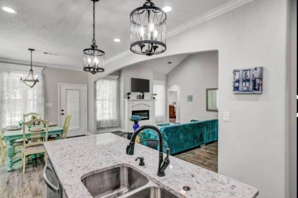 Holiday home Reduced! Newly Renovated Luxe West W Priv *