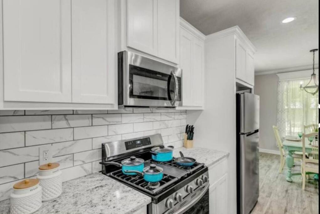 Reduced! Newly Renovated Luxe West W Priv * Beaumont