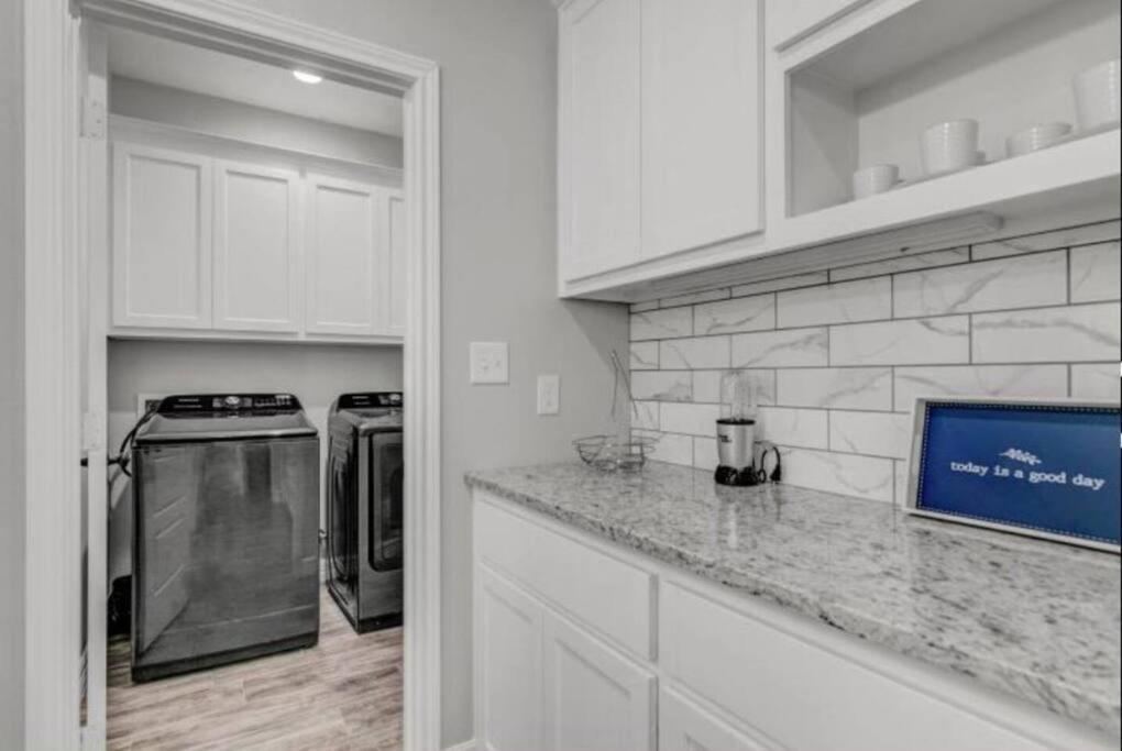 Reduced! Newly Renovated Luxe West W Priv Beaumont